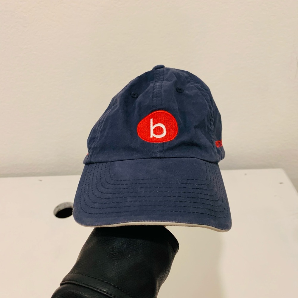 Barnstyle cap.